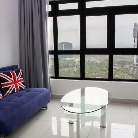 Ashton Meridin Suites Nusajaya  Esterno foto